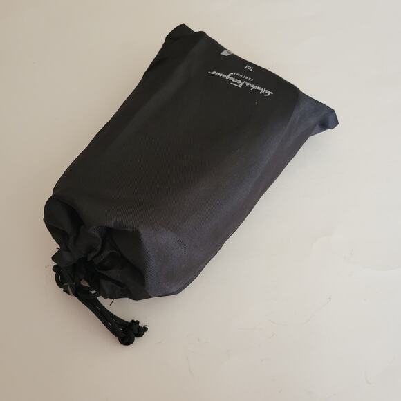 SEALED Eva Air Salvatore Ferragamo First Class Amenity Kit  Pouch Bag Intact - Picture 3 of 4